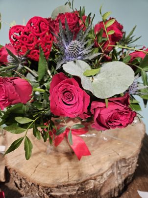 12 Red Roses in a stylish hat box
