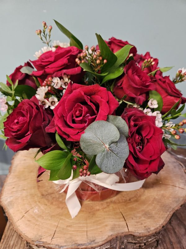 12 Red Roses in a stylish hat box