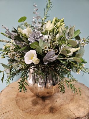 White and Silver Centre Piece