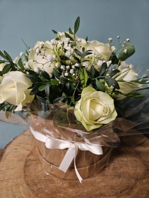 Luxury 12 white rose hatbox